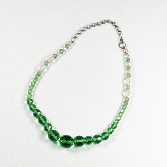 Vintage faceted green glass bead necklace choker - Picture 2 of 7